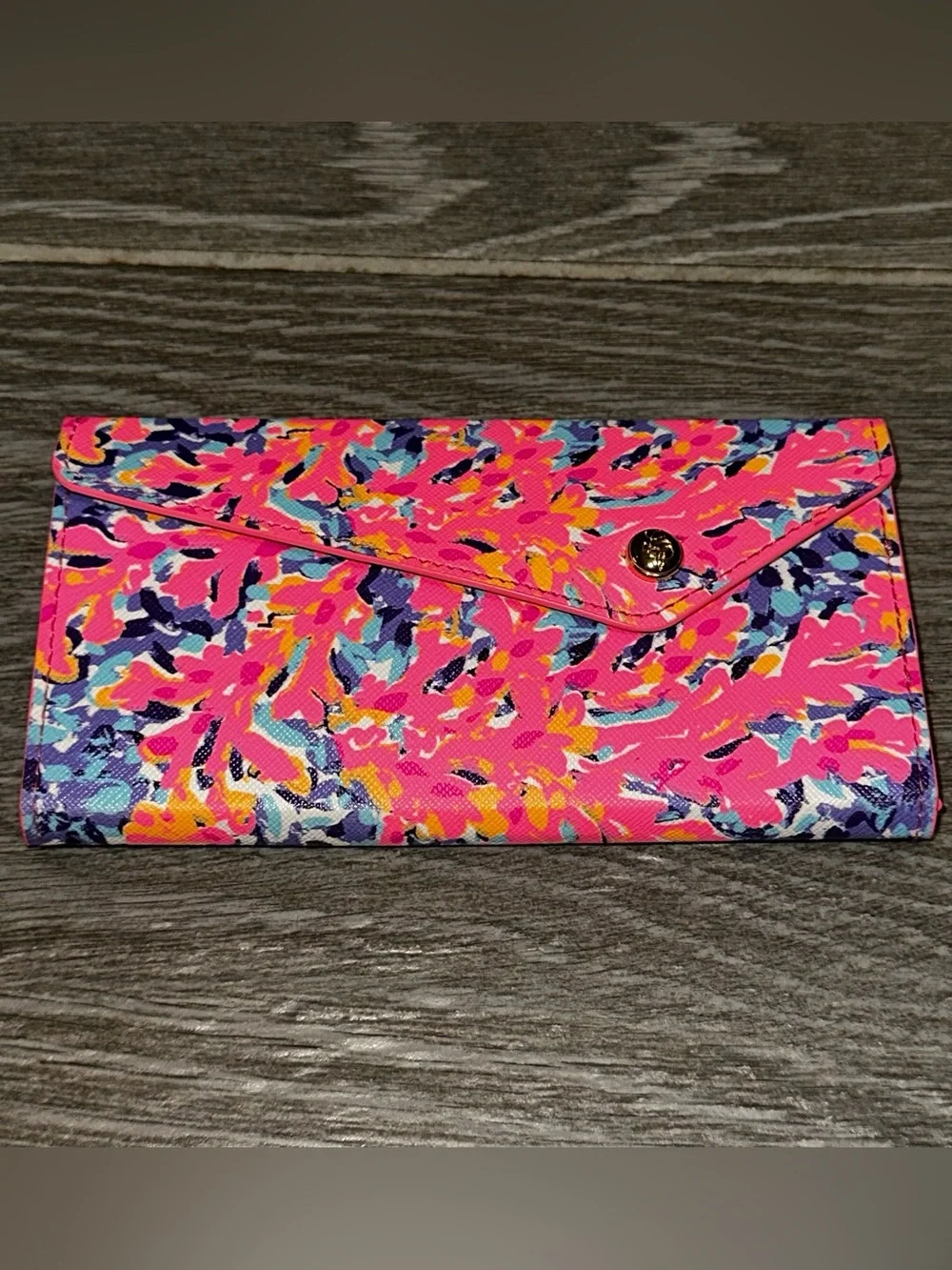 Lilly Pulitzer Its Always Sunny Somewhere Tropical Pink Sunglasses Case Gold